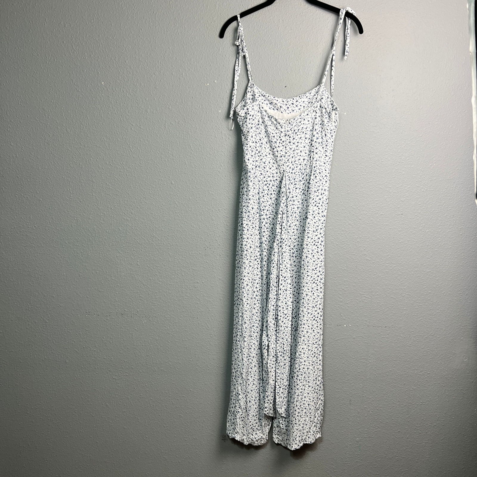 Skylar + Madison Floral Wide Leg Jumpsuit Tie Shoulder Blue White Size M